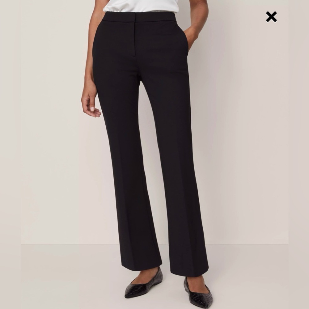 Ann Taylor Skinny Flare Trouser Pants in Pointe Black. Women’s Size 8 Petite.